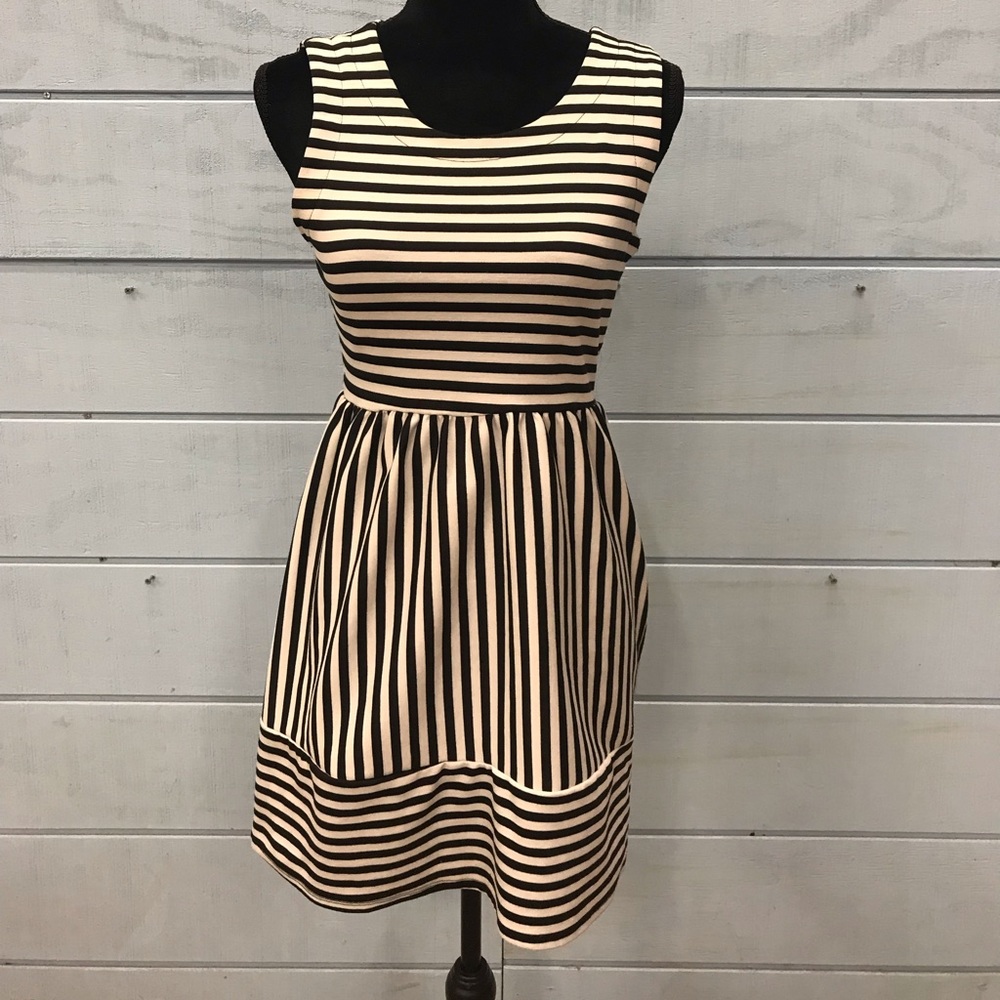 Monteau Los Angeles dress